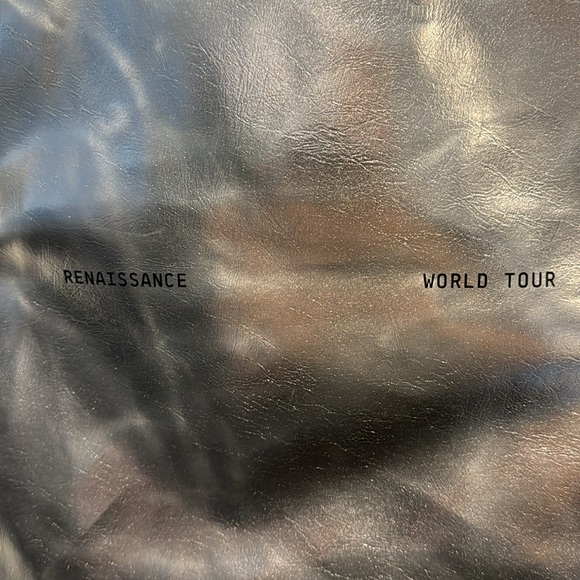 Beyoncé Renaissance World Tour Bag Silver Dallas, TX 2023 - Picture 10 of 10